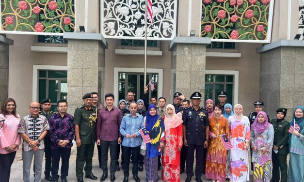 High Commission of Malaysia in Singapore Marks 67th National Day with Flag Hoisting Ceremony